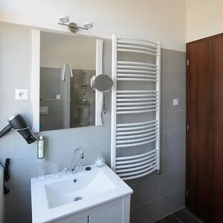 Illaberek Panzio בית הארחה 4*