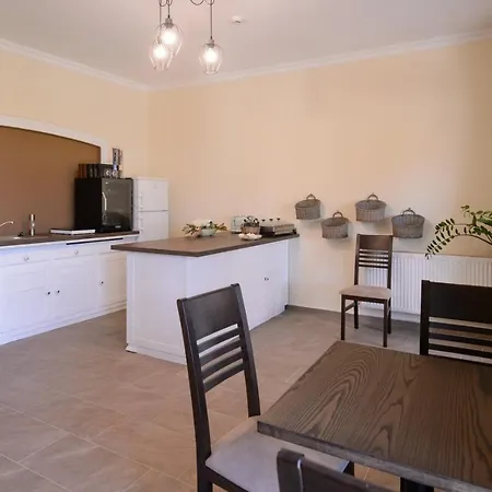 Illaberek Panzio בית הארחה אגר