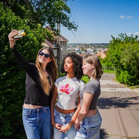 Illaberek Panzio 4* אגר