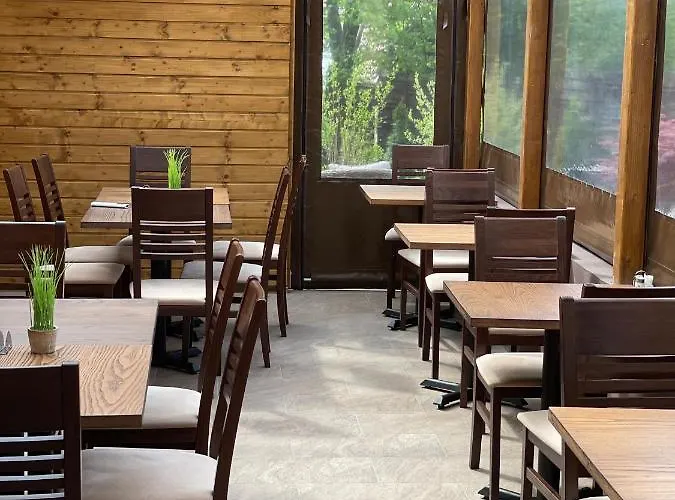 Illaberek Panzio בית הארחה 4*