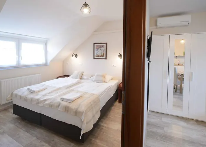 Illaberek Panzio בית הארחה 4*