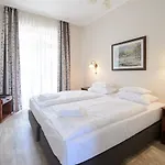 Illaberek Panzió Casa de hóspedes 4*