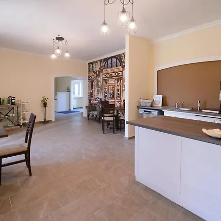 Illaberek Panzio Konukevi 4*