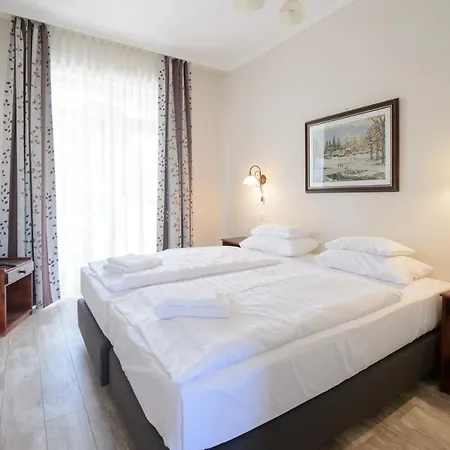 Illaberek Panzio 게스트하우스 4*