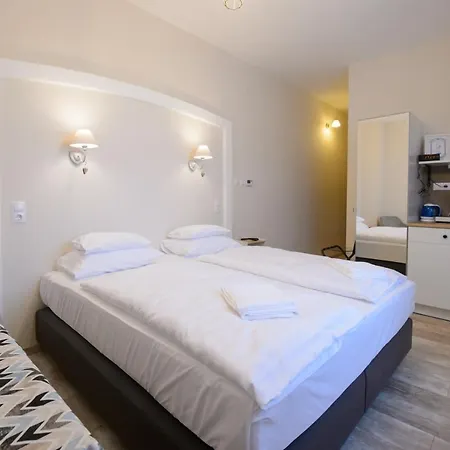 Illaberek Panzio Konukevi Eğri