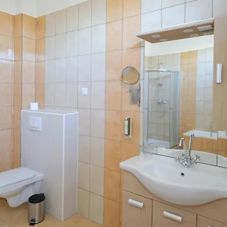 Illaberek Panzio Konukevi Eğri