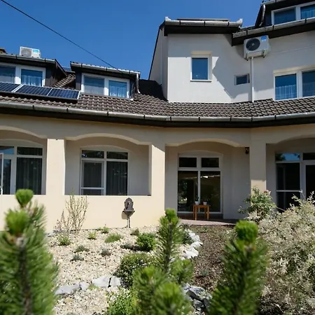 Illaberek Panzio 4*
