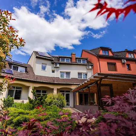 Illaberek Panzio 에게르