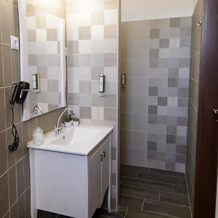 Illaberek Panzio 게스트하우스 4*